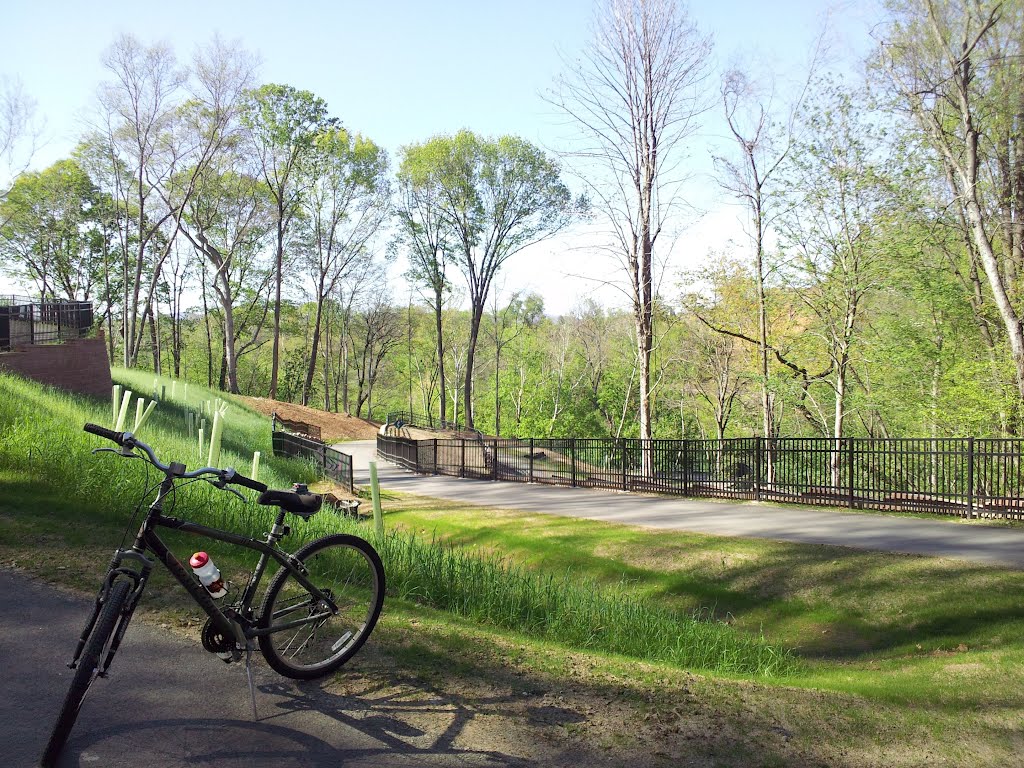 Going up hill on Greenway