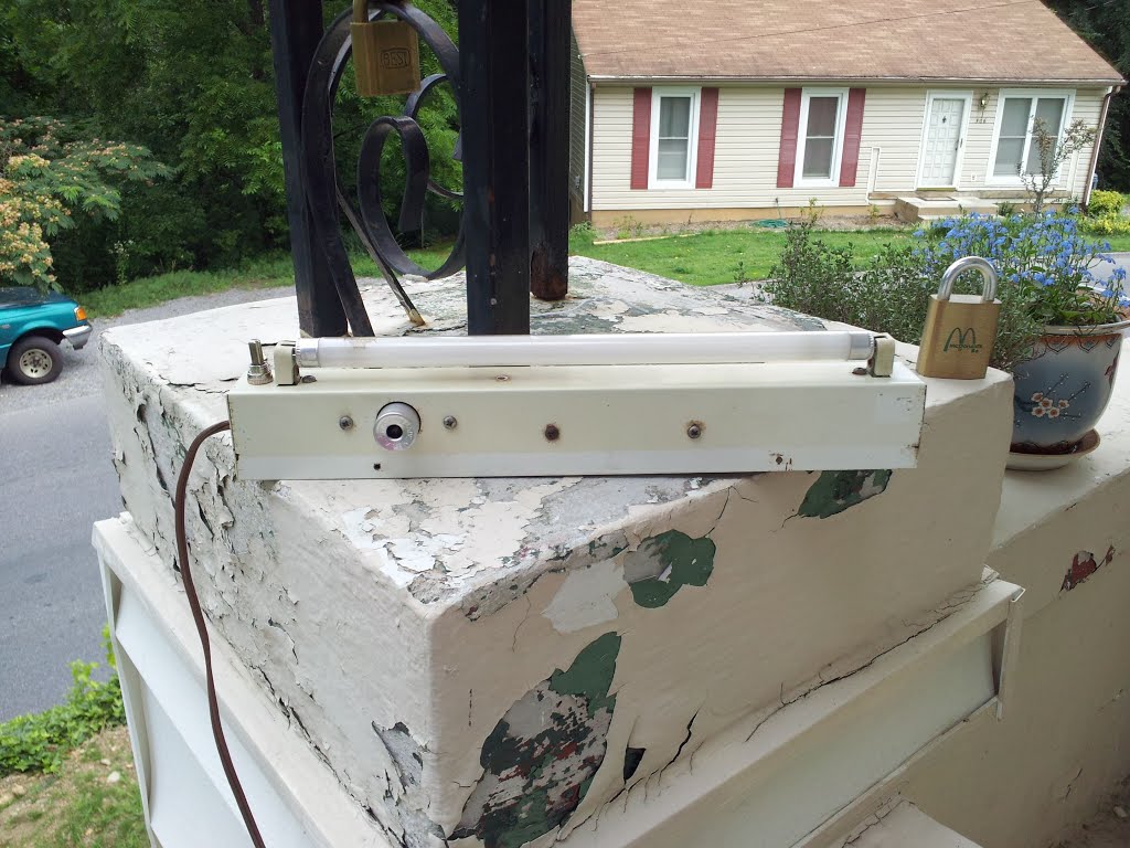 F8T5 Preheat Fluorescent fixture with new switch