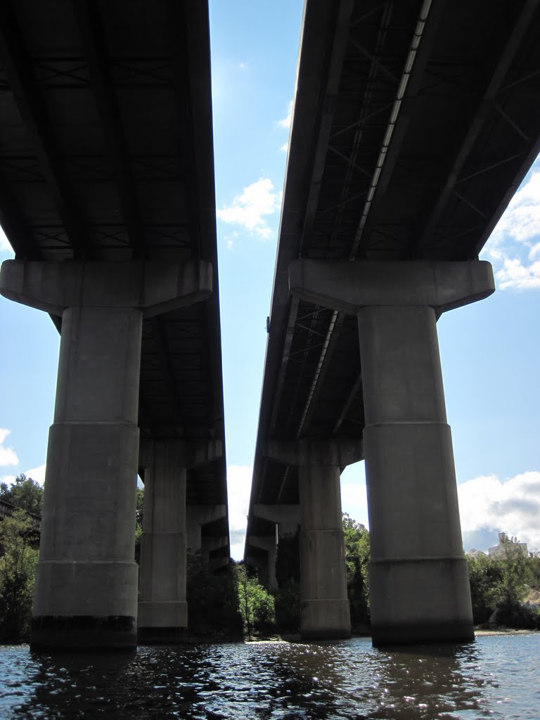 A detailed view of the underside of the route 1 bridge over the occoquan