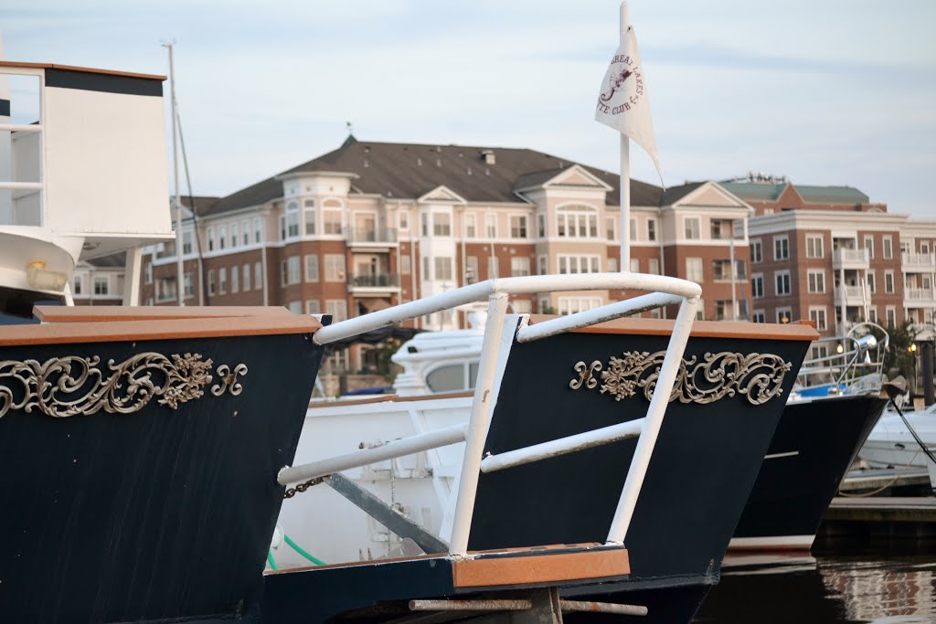 1960s boat @ Belmont Bay Harbor Marina