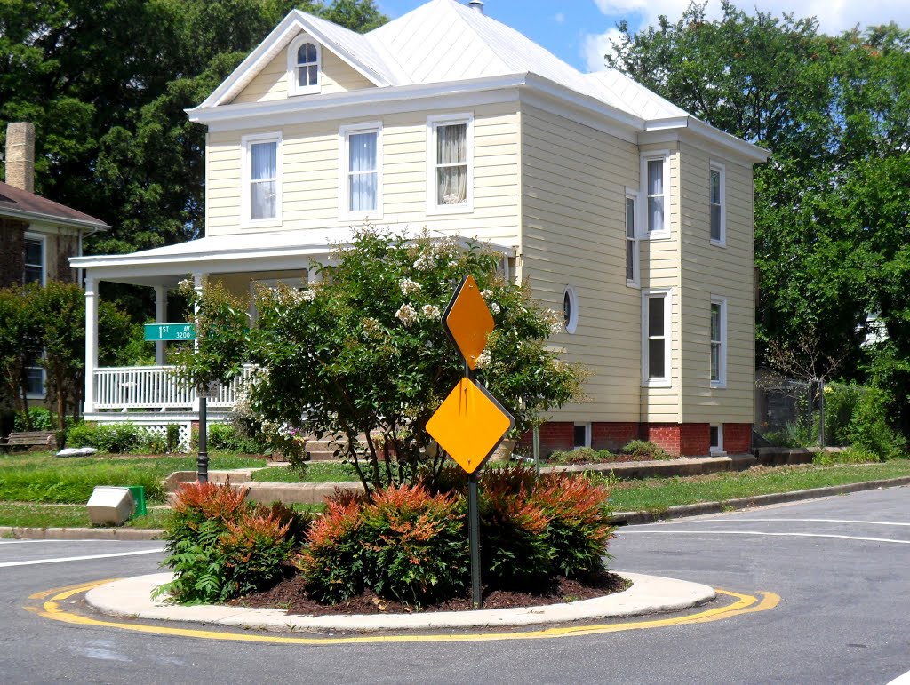 Traffic circle at Highland Park, Richmond VA
