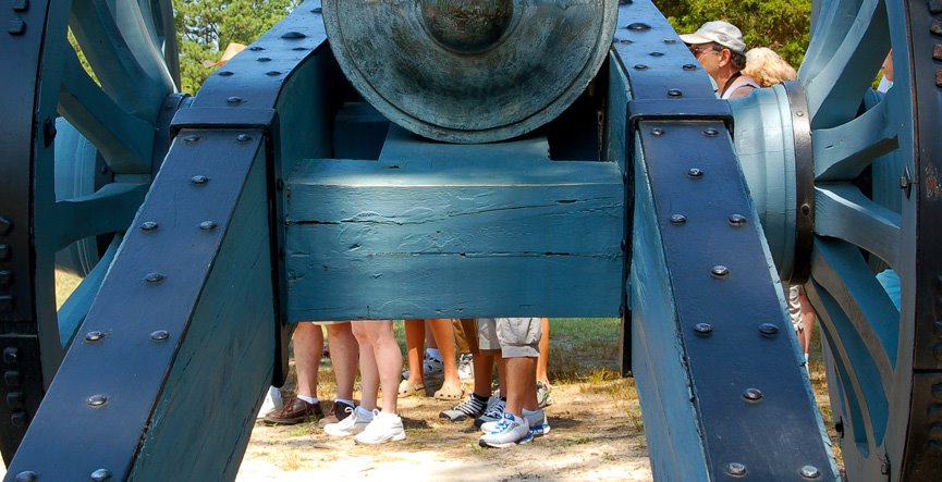 USA - VA - Yorktown Battlefield - visitors at the Battlefield
