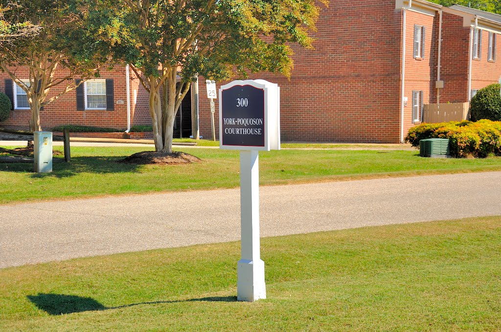 VIRGINIA: YORK COUNTY: YORKTOWN: York-Poquoson Courthouse, 300 Ballard Street road sign