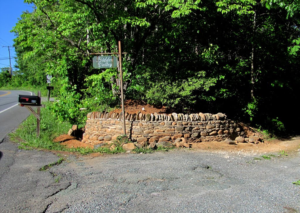 Stone Wall Crozet