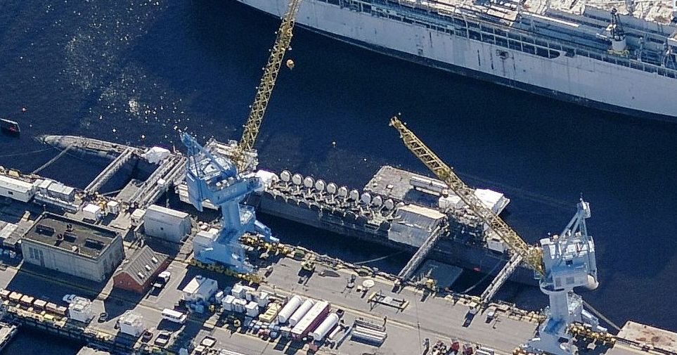 Norfolk Naval Shipyard - submarine