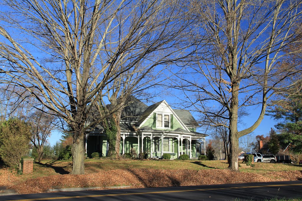Ornate Green House on on Wadsworth, Radford Virginia