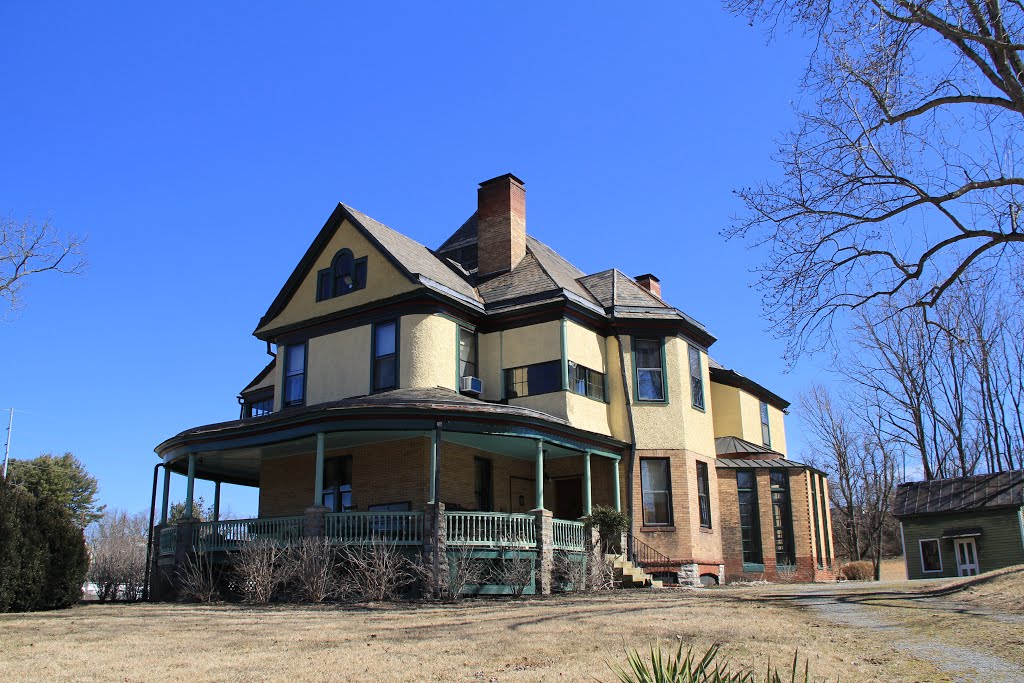 Ingles Castle, Radford Virginia