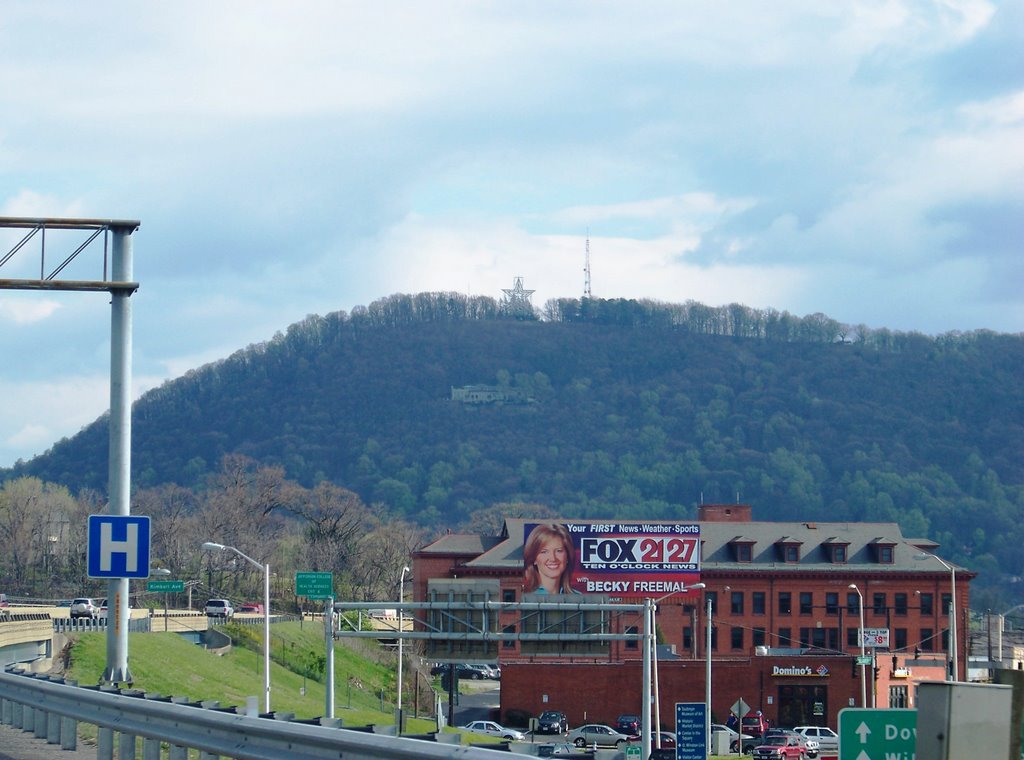 Mill Mountain Star from I-581