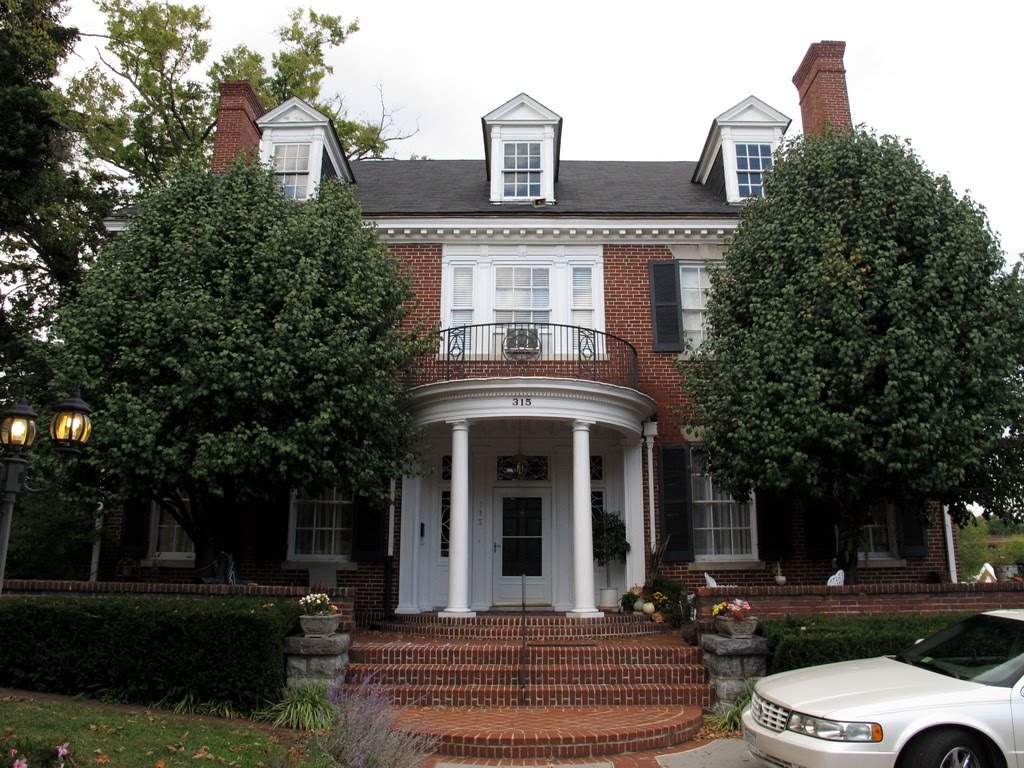 Roanoke-The King George Inn 2011.10