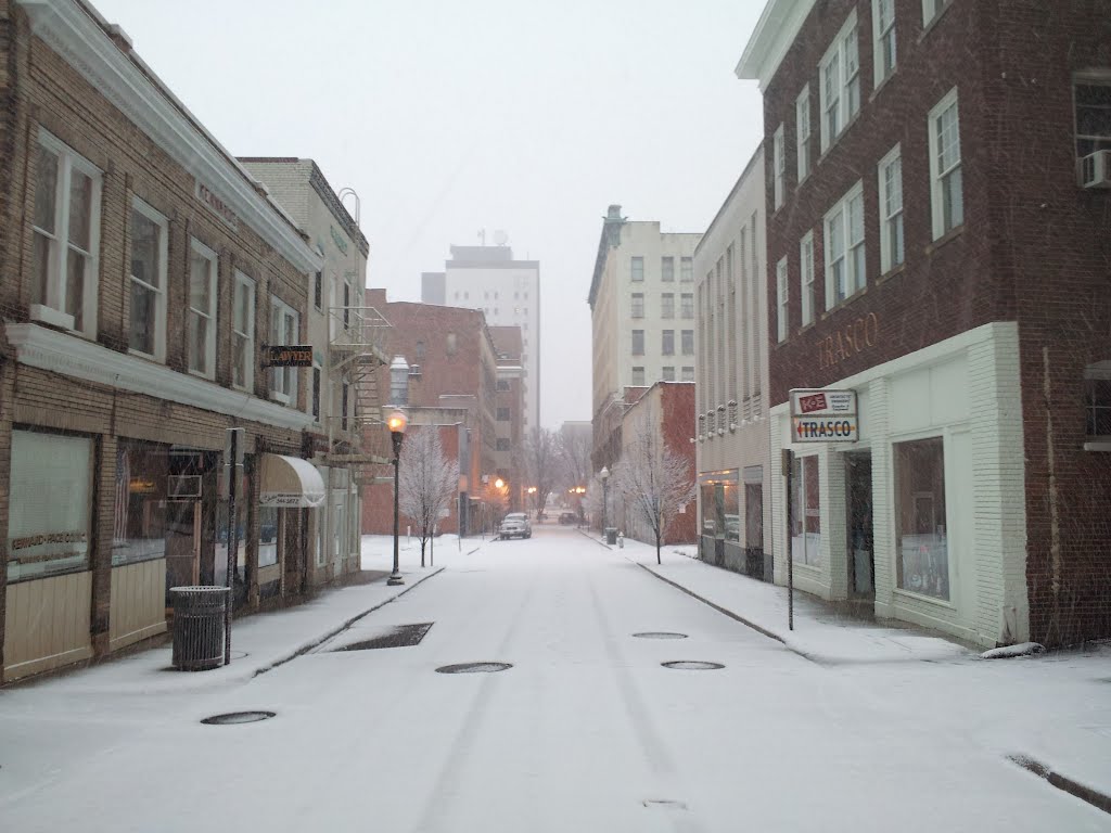 Looking down Kirk Ave in Blizzard in Roanoke