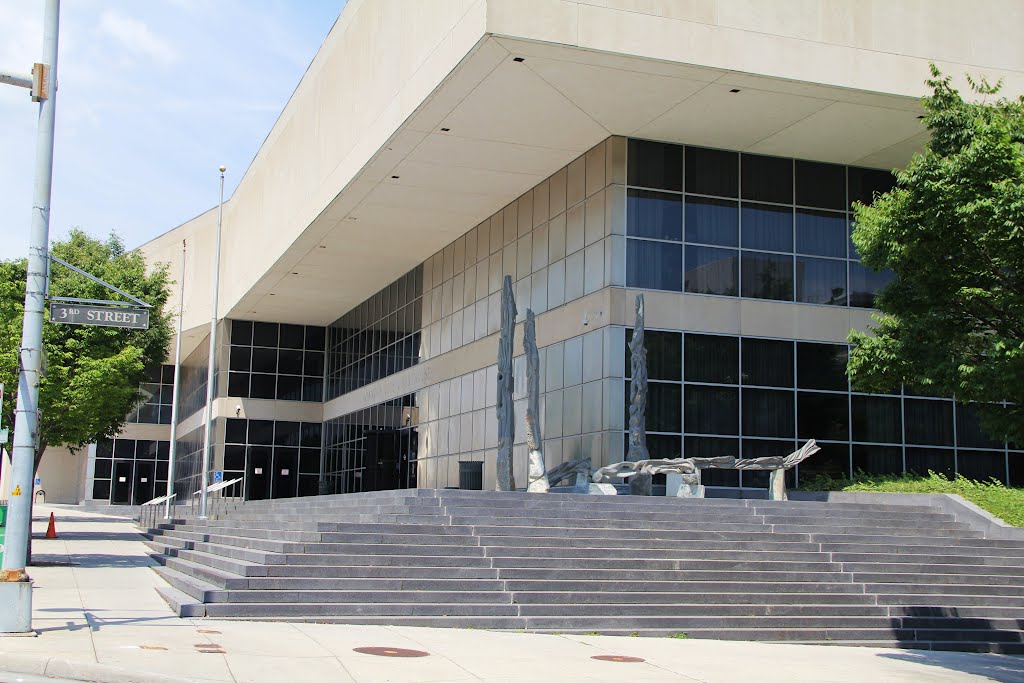 Roanoke City Courthouse - SE corner (Roanoke Virginia)