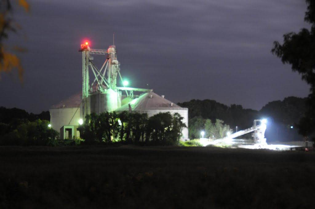 Perdue grain storage in operation at night, Hoskins Creek, Tappahannock, Virginia