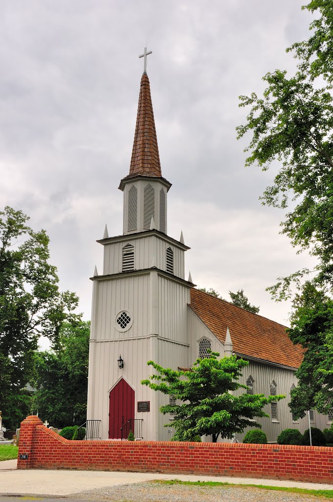 VIRGINIA: ESSEX COUNTY: TAPPAHANNOCK: St. Johns Episcopal Church, 216 Duke Street front view