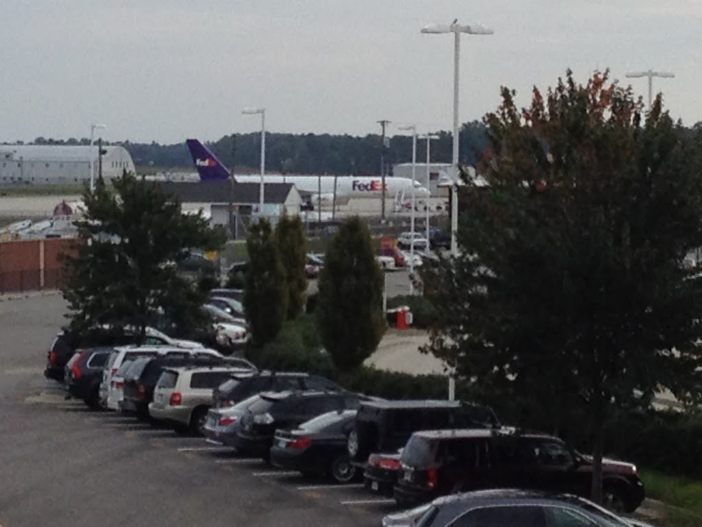 FedEx 757 at Richmond International Airport