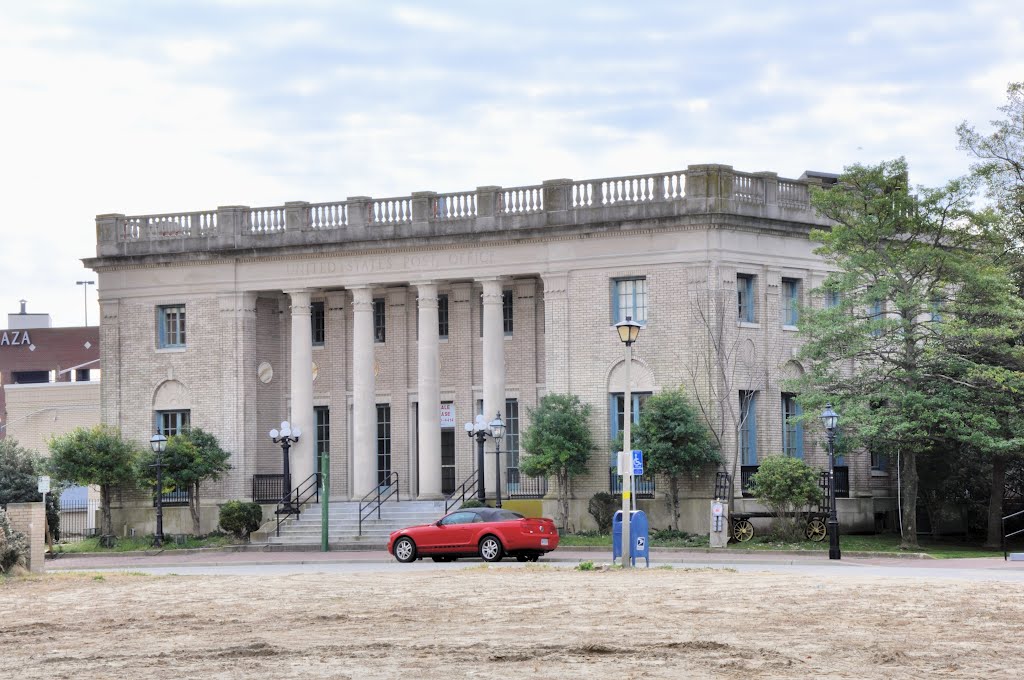 VIRGINIA: HAMPTON: The Old Main Post Office (decommissioned)
