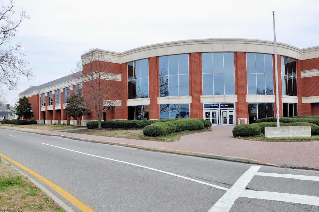 VIRGINIA: HAMPTON: Hampton General District Court as seen from the median on Pembroke Avenue
