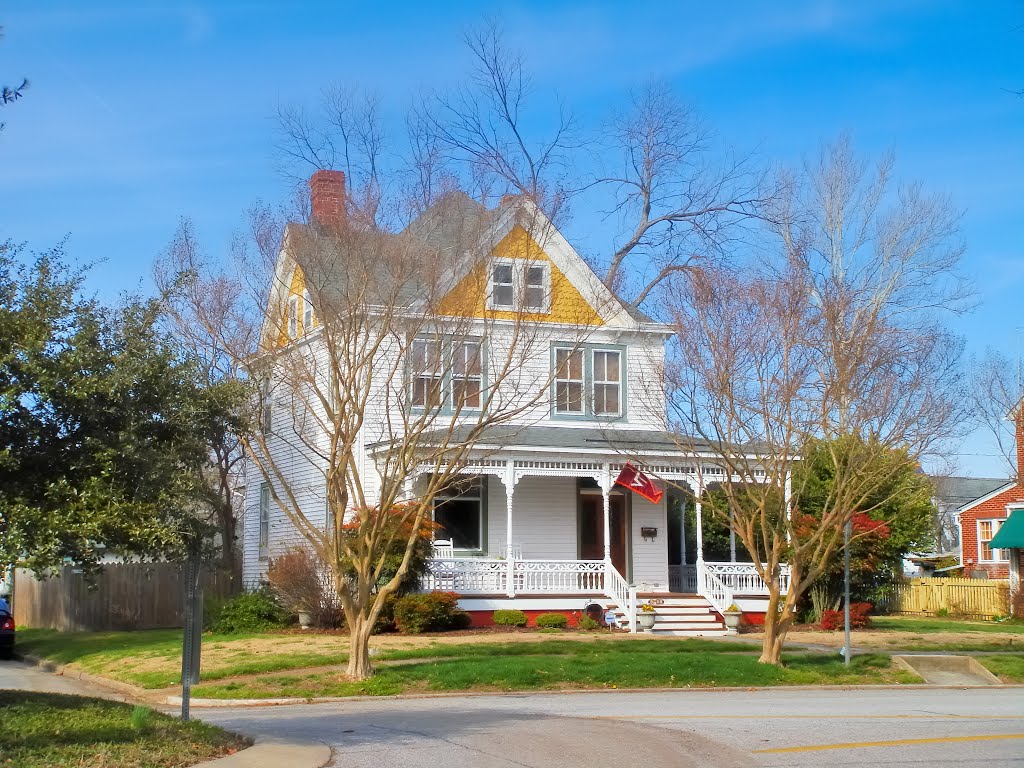 VIRGINIA: HAMPTON: private residence, 4601 Victoria Boulevard