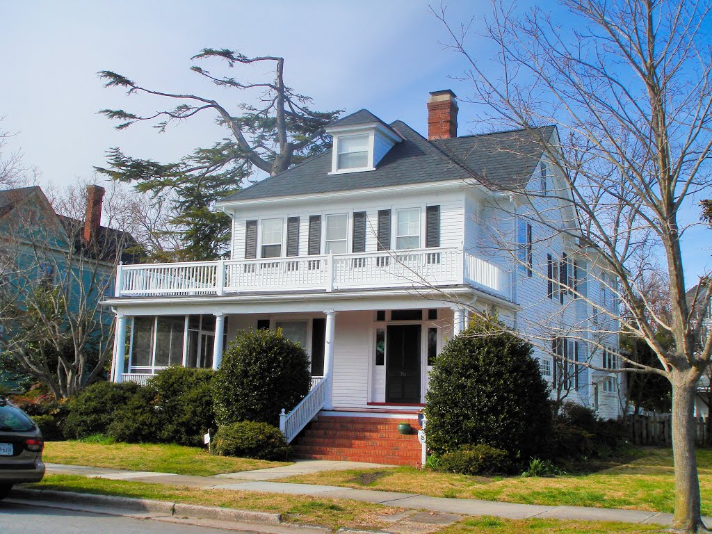 VIRGINIA: HAMPTON: private residence, 70 Columbia Avenue