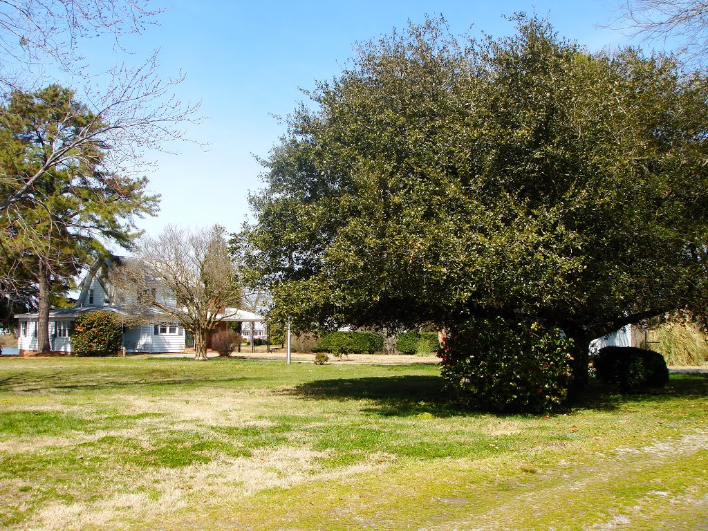 VIRGINIA: HAMPTON: second private residence at the private drive end of Graham Heights Road