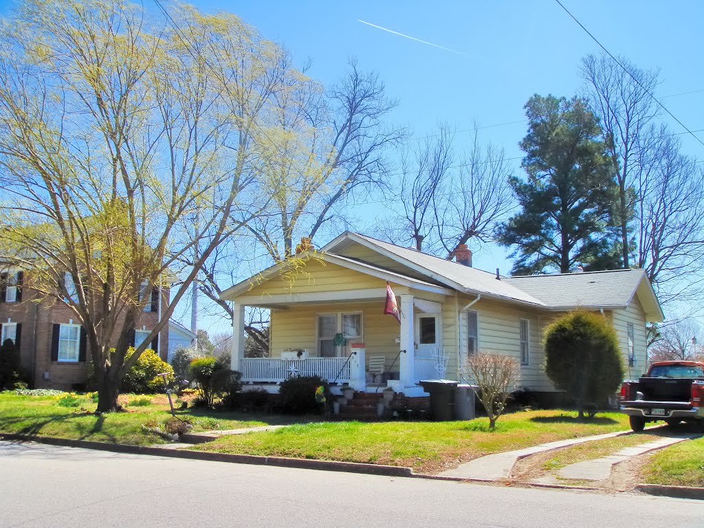 VIRGINIA: HAMPTON: private residence, 312 Old Point Avenue