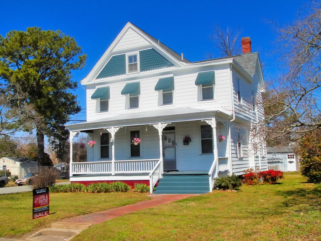 VIRGINIA: HAMPTON: private residence, 901 East Pembroke Avenue