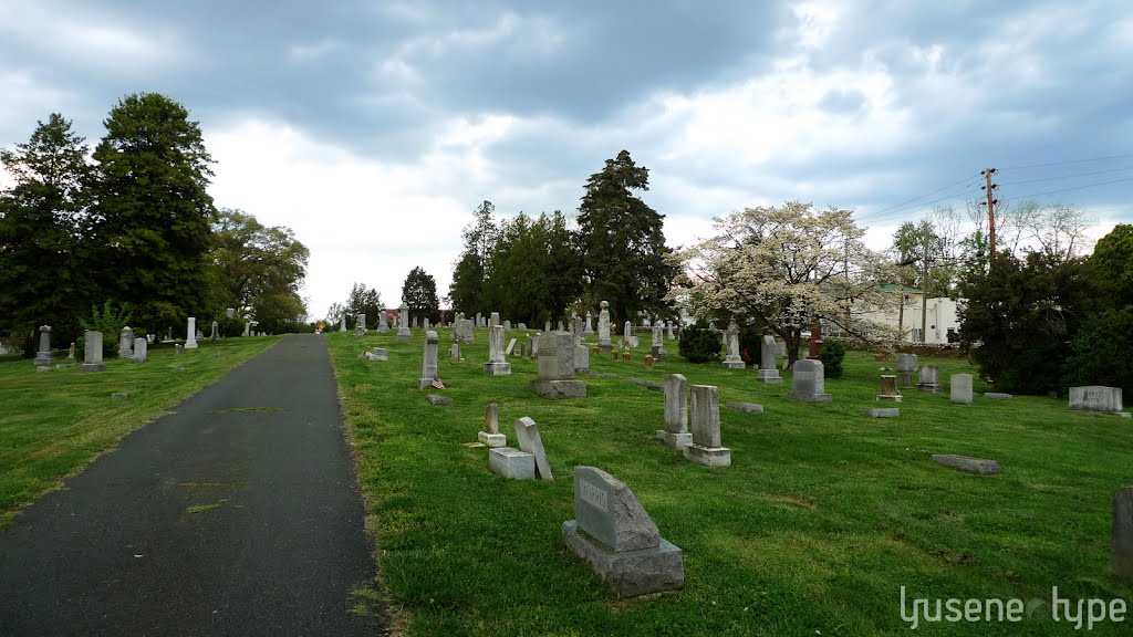Oakwood Cemetery