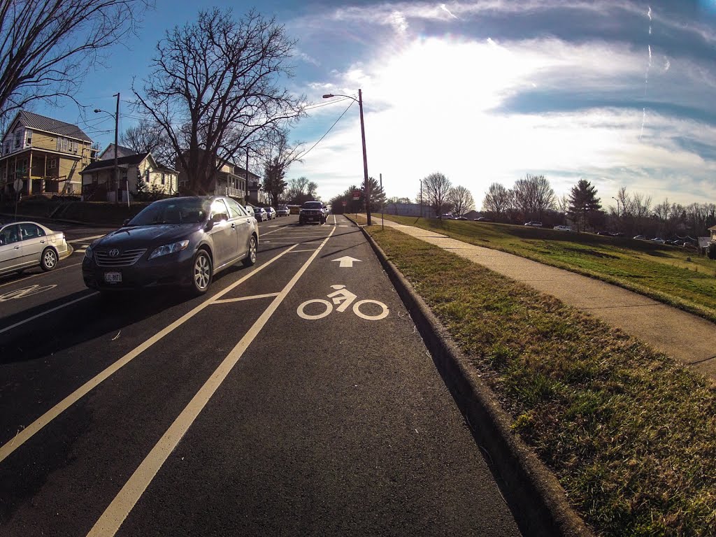6th St. SE - dedicated bike line