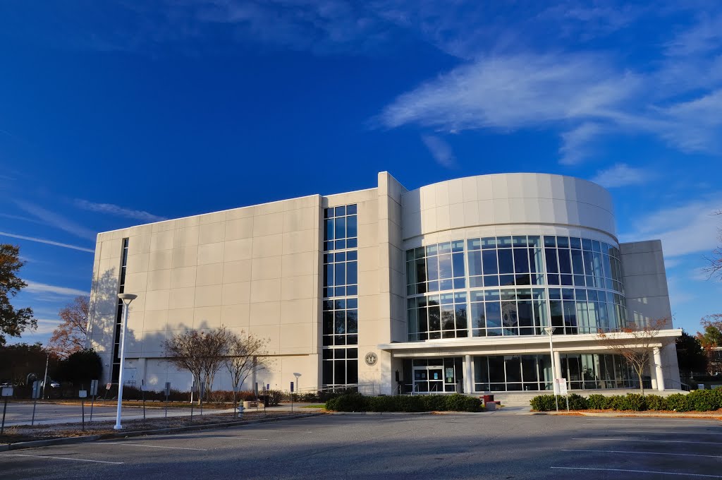 VIRGINIA: CITY OF CHESAPEAKE: Circuit and General District Courts Building, 307 Albemarle Drive