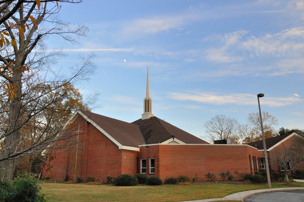 VIRGINIA: CITY OF CHESAPEAKE: Great Bridge Presbyterian Church, 333 Cedar Road at dusk