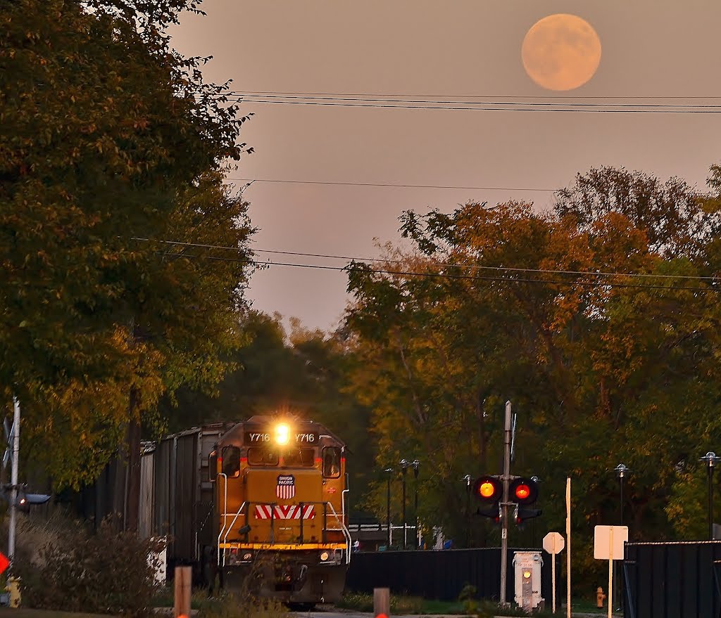 UPY 716 coming into Beloit on a Grain Extra