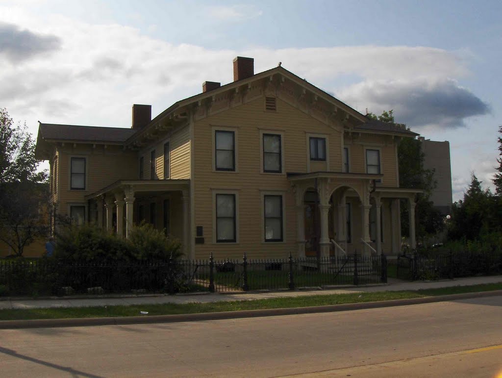 Hixon House, GLCT