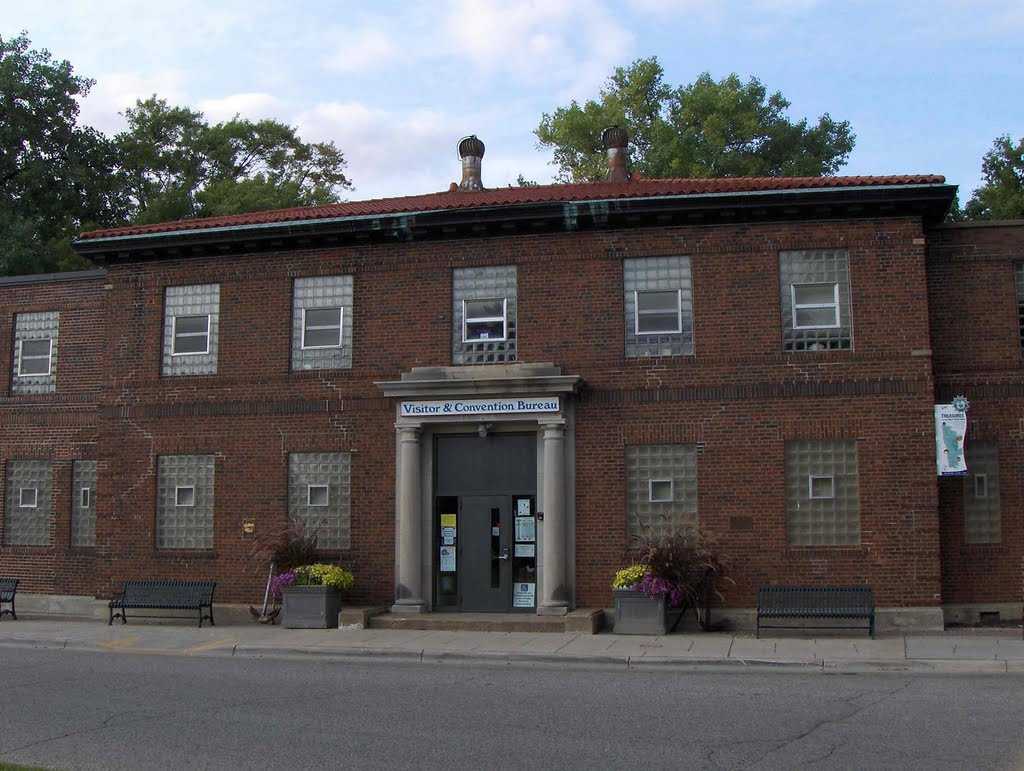 La Crosse Visitor & Convention Bureau/Riverside Museum, GLCT