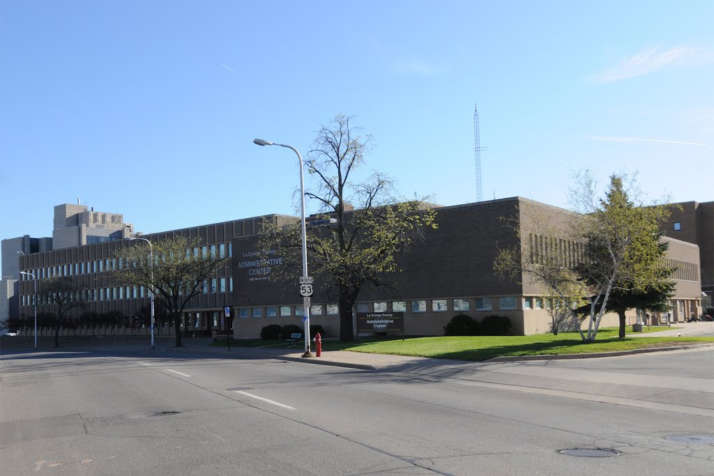La Crosse Co. Old Courthouse (1964) La Crosse, WI 4-2012