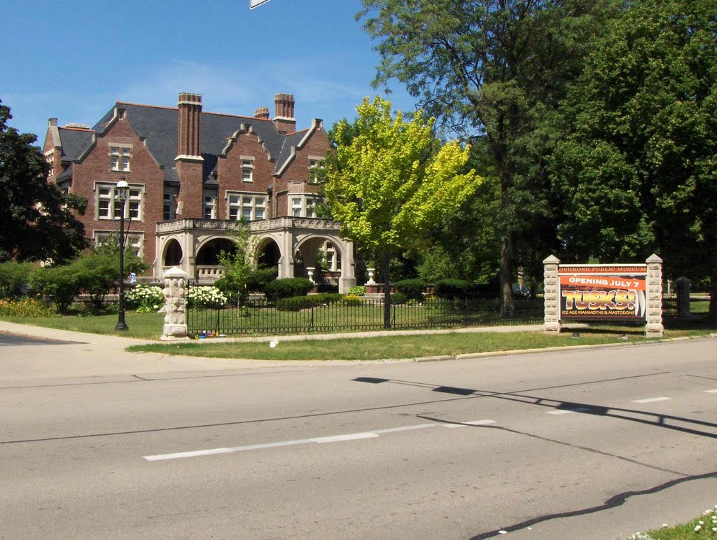 Oshkosh Public Museum, GLCT