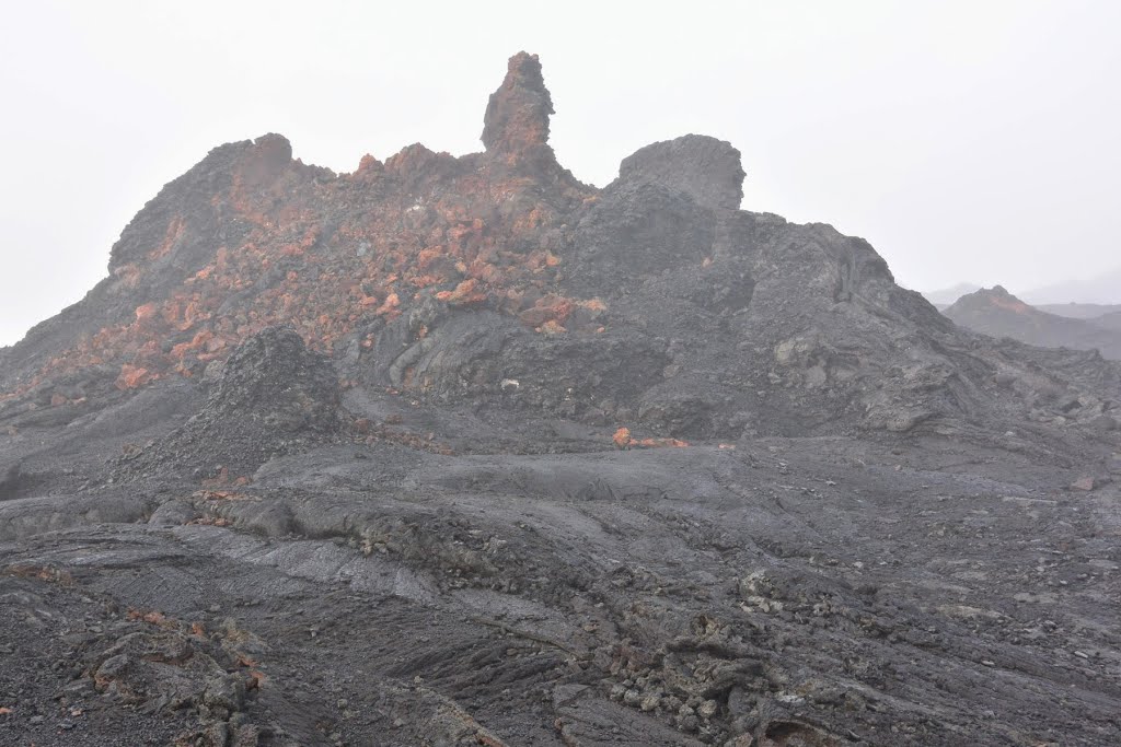 2014-05-01 Lava vents with interesting formations.