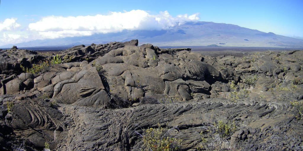 Old lava flow from Mauna Loa with Mauna Kea in the distance to the north
