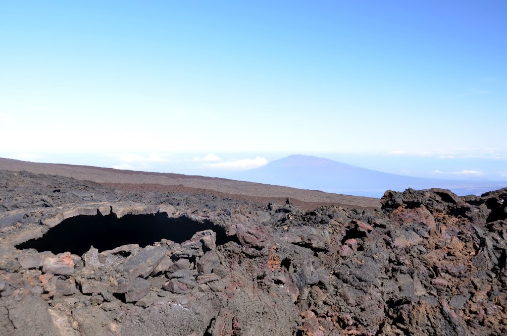 2012-04-29 Hualalai volcano from slopes of Mauna Loa near observatory.