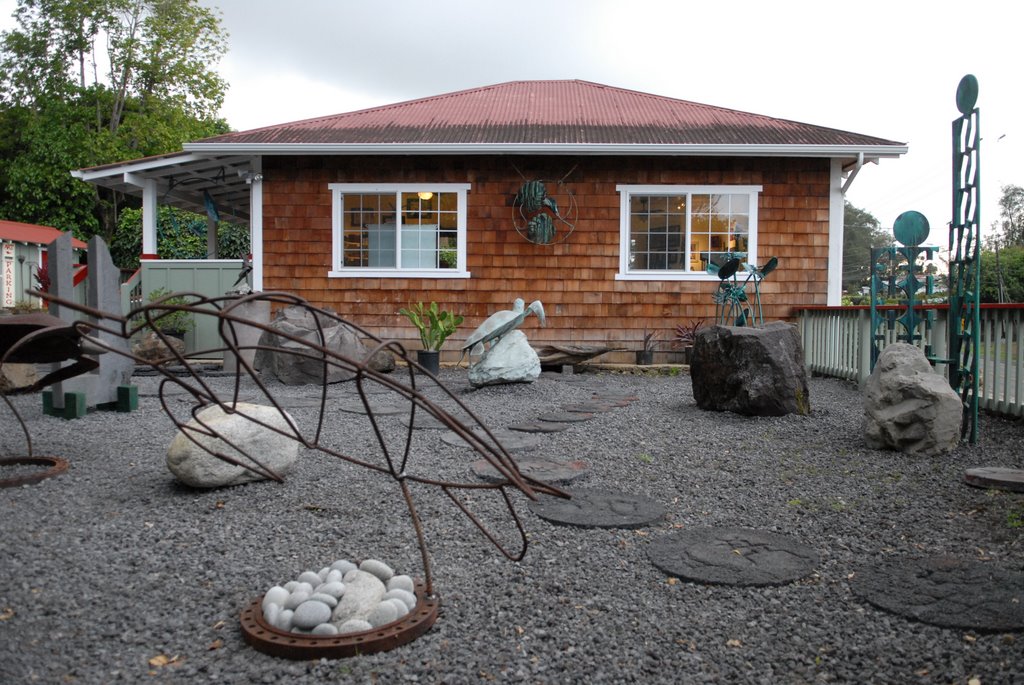 Kenji,s House Sculpture Garden