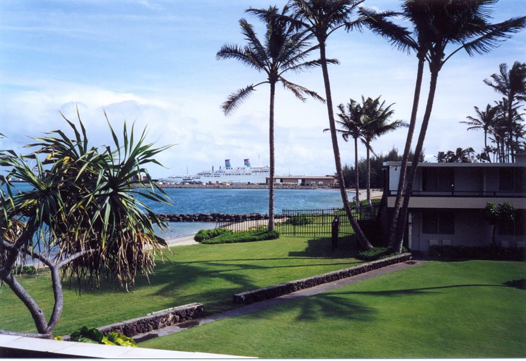 MAUI  Hawaiian island Kahului harbour