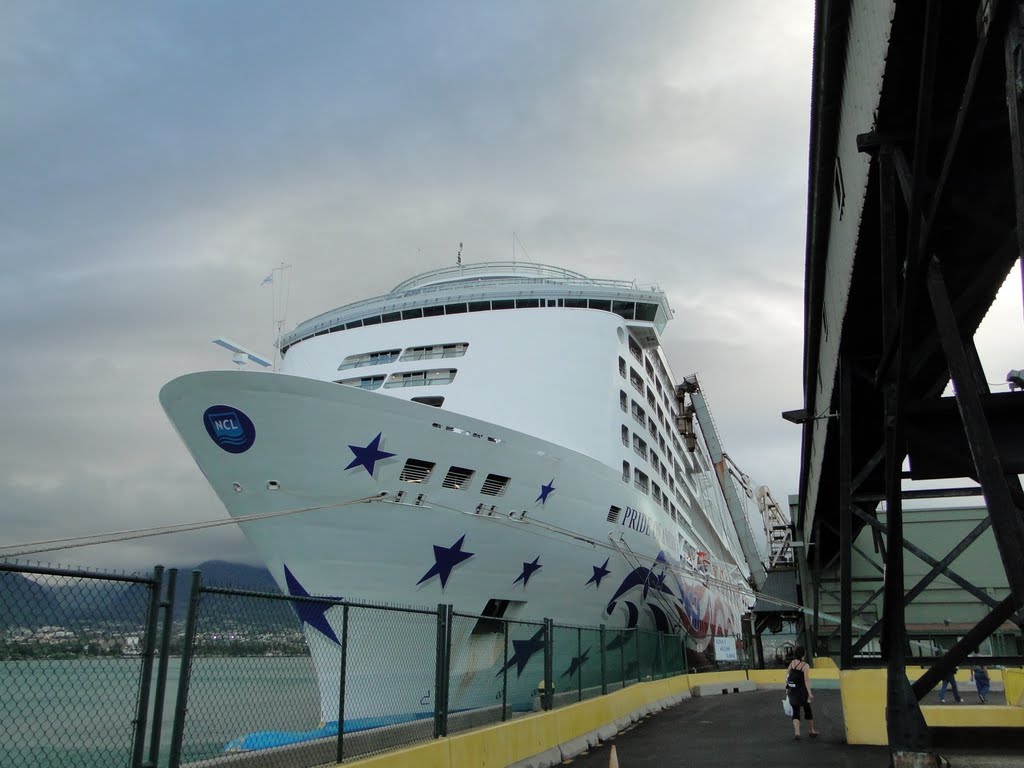 Pride of America, Kahului Harbor