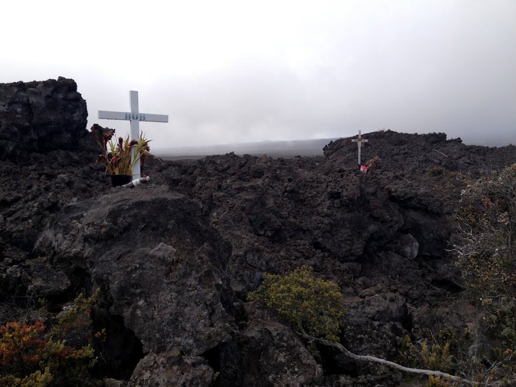 2012-04-29 Two Crosses near Observatory Road on Mauna Loa.