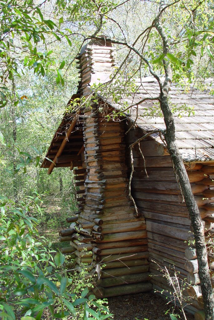 log slave shack, next to 1837 Murat plantation house, Tallahassee, Fla (3-16-2008)