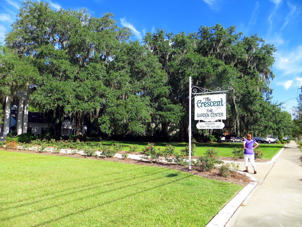 The Crescent (07/2012)