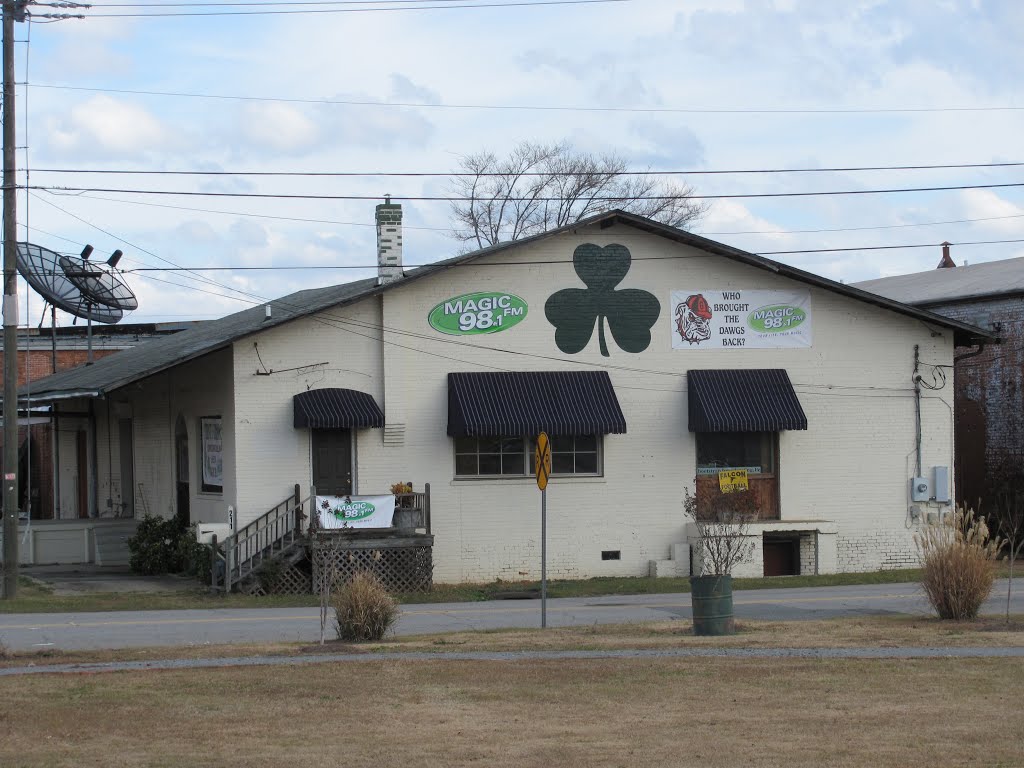 Magic 98.1 FM Radio Station