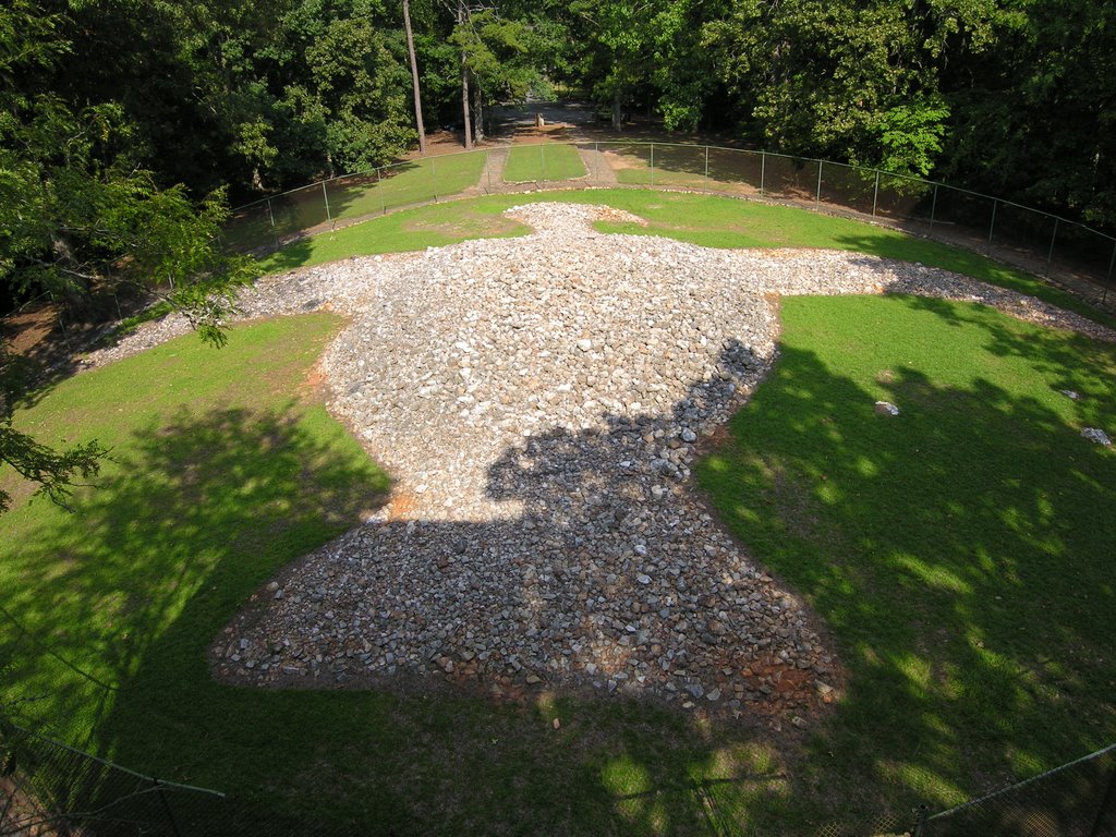 Rock Eagle Monument