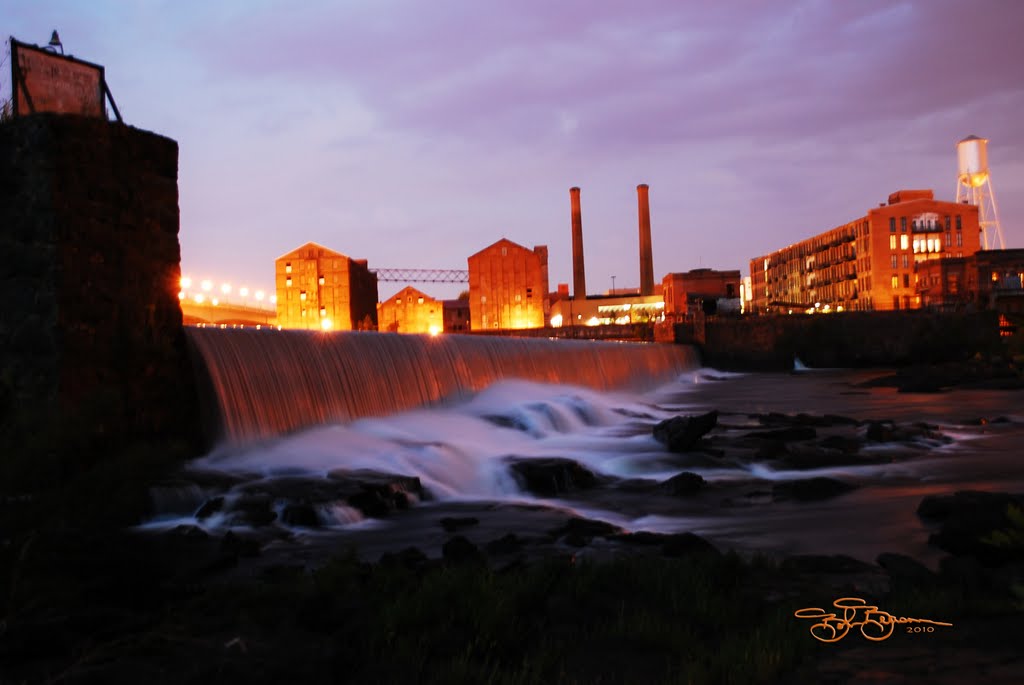night falls on Columbus
