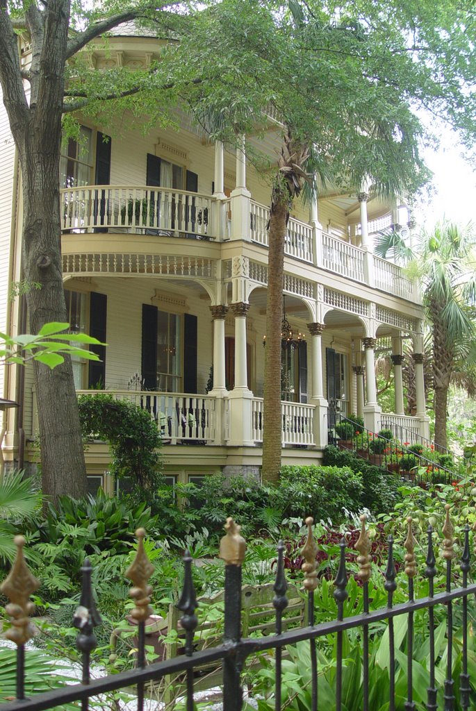 1878 Heyward house, now SCAD Magnolia Hall, Forsyth Park (7-2009)