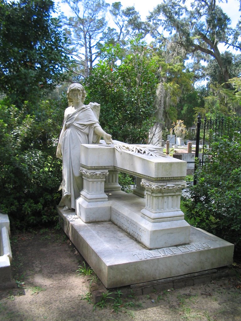 Bonaventure Cemetery statue