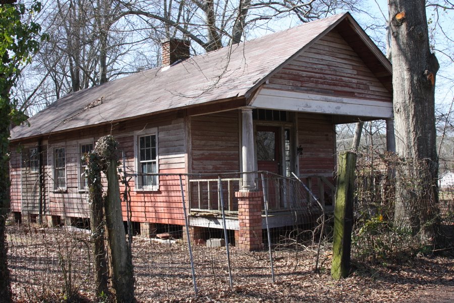 Old abandoned shotgun house.