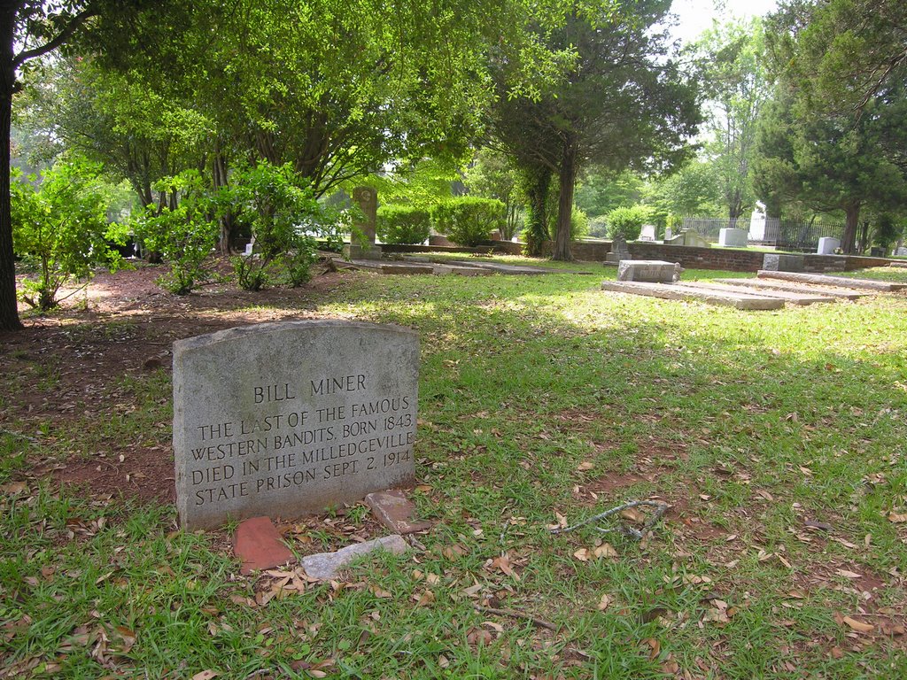 Grave of Bill Miner, "The Gentleman Robber". Originator of the phrase "hands up."